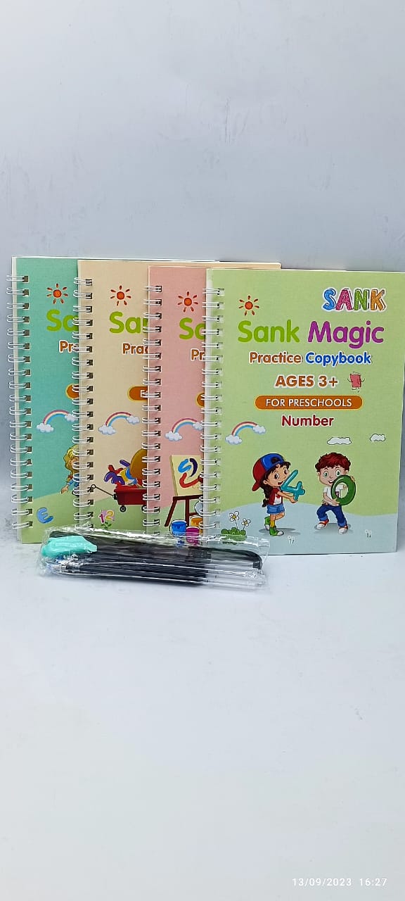الكراسة السحرية لتعليم الكتابة إنجليزي - 4 كتب | Magic Practice Copybook English - Pack of 4